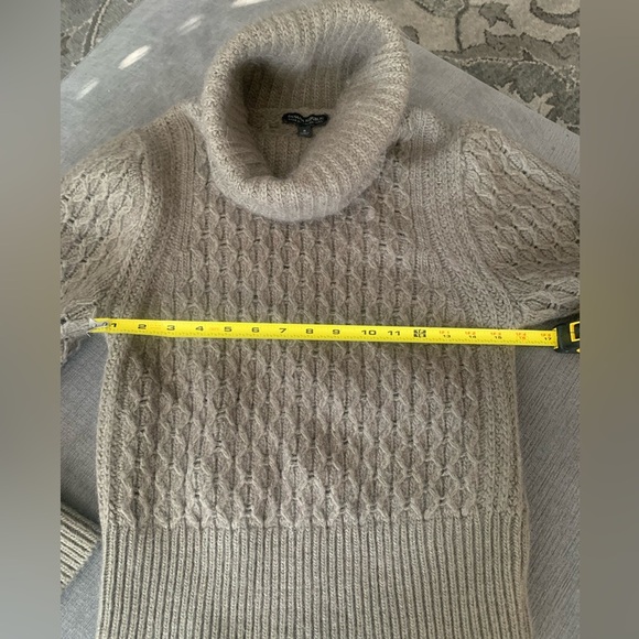 Banana Republic Turtleneck woman’s Sweater size S/P - Picture 5 of 6